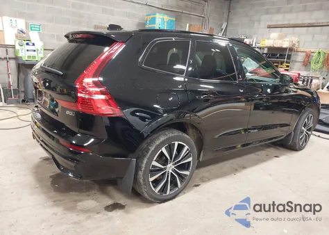 2023 Volvo Xc60 Plus Dark Theme z USA, uszkodzony, nr VIN YV4L12RW7P1288940